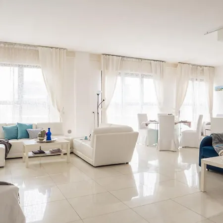 The Rent - Spacious With Balcony In Viale Monza Mailand