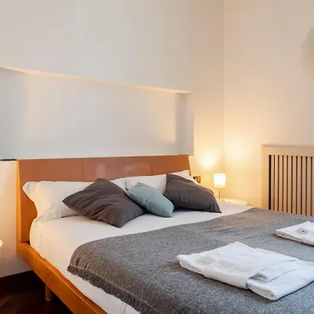 The Rent - Two Bedroom Near Sondrio Subway Daire