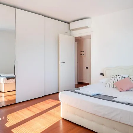Bright One-bedroom With Terrace In