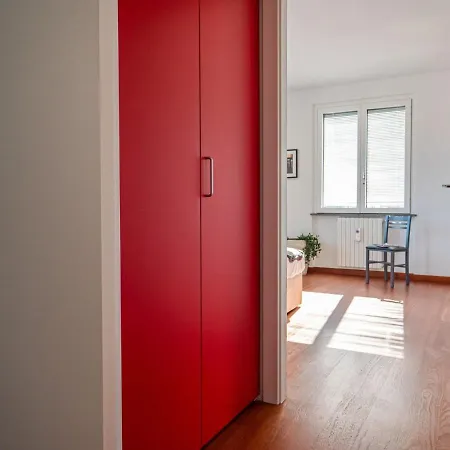 Apartment Bright One-bedroom With Terrace In Milan