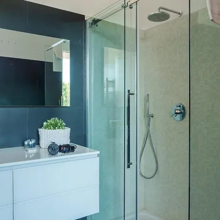 Bright One-bedroom With Terrace In