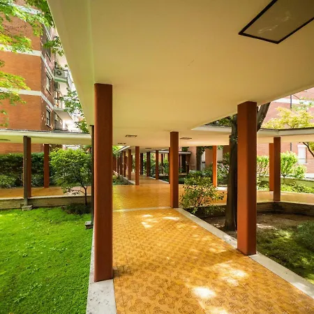 Cozy One-bedroom With 2 Balconies In Sempione District * Milano