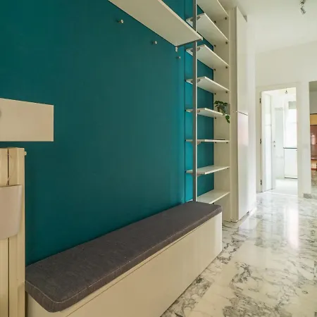 Cozy One-bedroom With 2 Balconies In Sempione District *