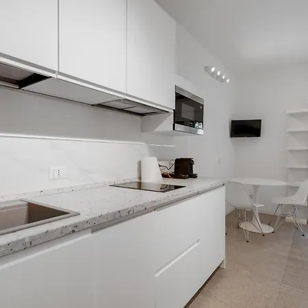 아파트 Wonderful Studio In Pta Romana 10 Mins From Duomo By Easylife