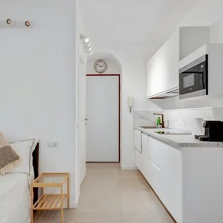 아파트 Wonderful Studio In Pta Romana 10 Mins From Duomo By Easylife *