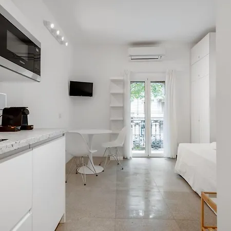아파트 Wonderful Studio In Pta Romana 10 Mins From Duomo By Easylife *