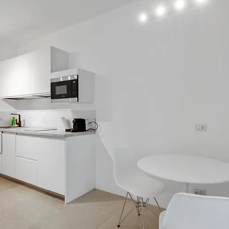Wonderful Studio In Pta Romana 10 Mins From Duomo By Easylife 아파트 *