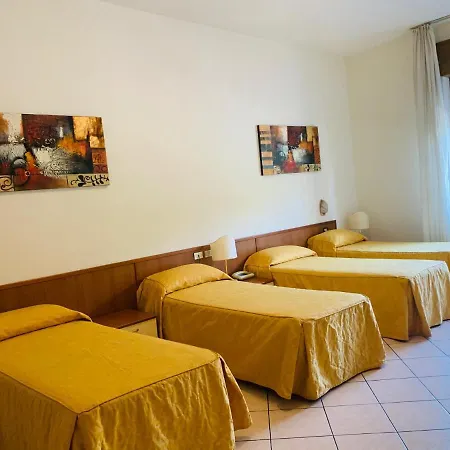 圣西罗菲耶拉酒店 2* 米兰