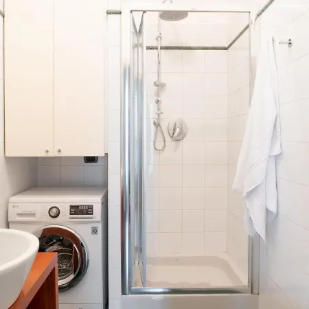 The Rent - Two Bedroom Near Sondrio Subway