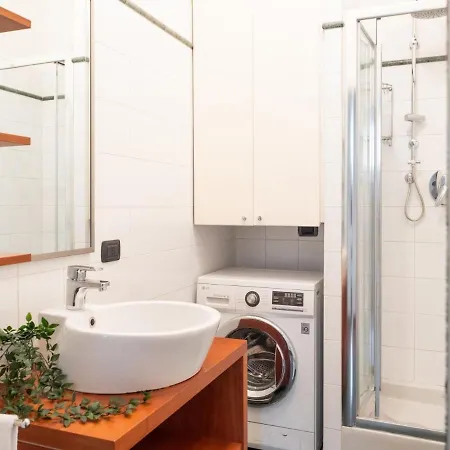 The Rent - Two Bedroom Near Sondrio Subway Daire Milano