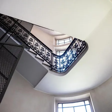 The Rent - Two Bedroom Near Sondrio Subway