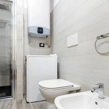 Apartament Retreats Cadorna Duomo Mediolan