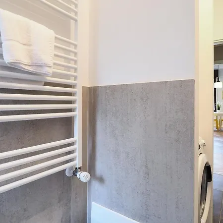Primopiano - Ferrante Aporti Flats Apartament *