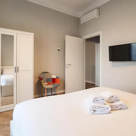 Primopiano - Ferrante Aporti Flats Apartament *