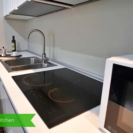 Chic 1bdr With Shared Terrace Steps From Duomo By Rentopolis Apartman *