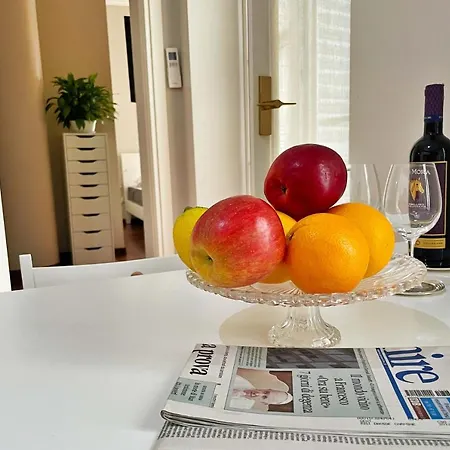 Apartman Chic 1bdr With Shared Terrace Steps From Duomo By Rentopolis *