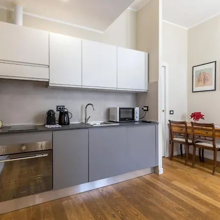 Apartament Retreats Cadorna Duomo Mediolan