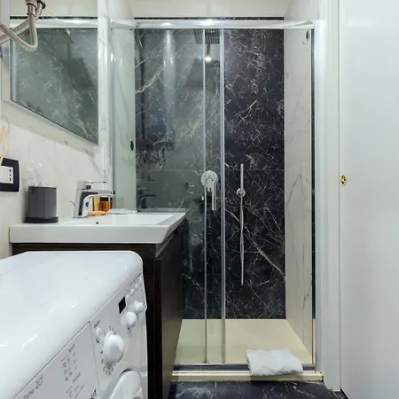 Apartament Retreats Cadorna Duomo Mediolan