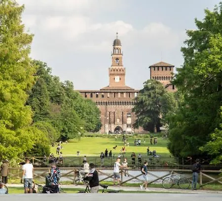 The Centre Junior - Free Parking Per Selected Rate And Car Keys Must At Garage - Zone Arco Della Pace - Castello Sforzesco -last Supper -nearest Metro Subway Greenline M2 Moscova Apartment *