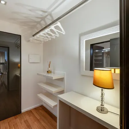 Royal - Centro Duomo Apartman
