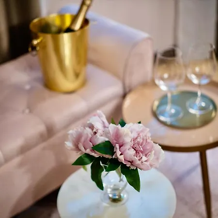 Aparthotel Intomilan Galleria Duomo I Boutique & Design 2*