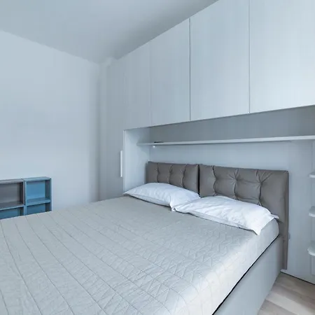 Appartement Guesthost - Cosy With Balcony! Milan