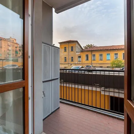 Cosy With Balcony! Milan