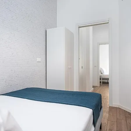 아파트 Hemeras Boutique Homes - Smart Flat With Balcony Near The City Center *