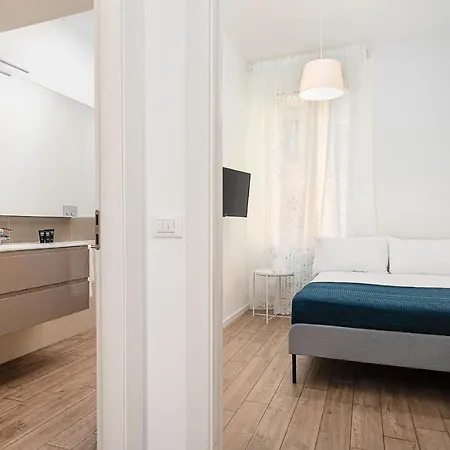 Hemeras Boutique Homes - Smart Flat With Balcony Near The City Center 아파트 *