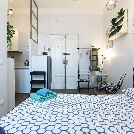 Primopiano - Schiaparelli C Flat * Milán