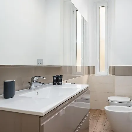 Hemeras Boutique Homes - Smart Flat With Balcony Near The City Center 밀라노