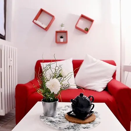 Guest House Lucca * Milan