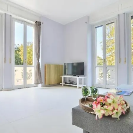 Bacone Liberty Olimpia Apartament Mediolan