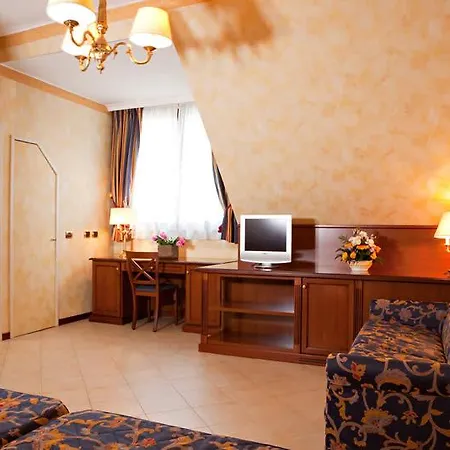 Unaway & Linea Uno Hotel