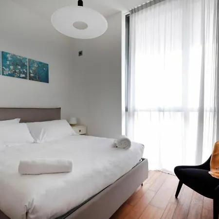 Castillia, Bosco Verticale Apartment