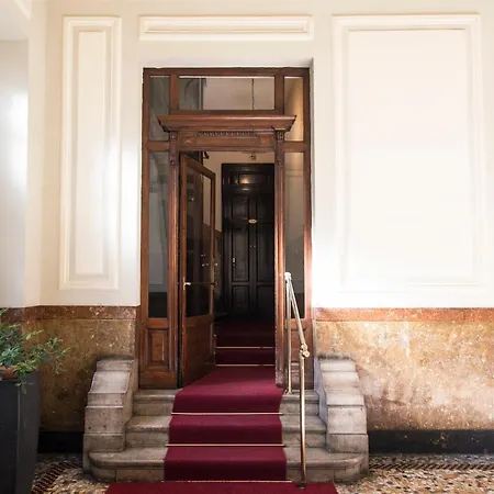 Sophisticated Near Duomo *