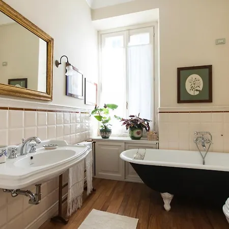 Апартаменты Sophisticated Near Duomo