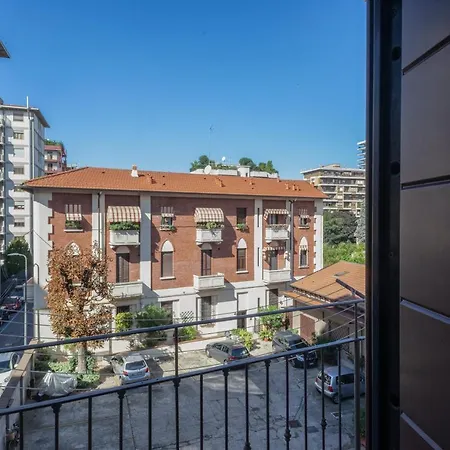 Gioia Home: A Due Passi Dalla Stazione E Con Posto Auto * Milan