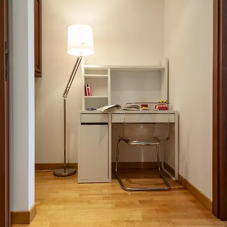 Gioia Home: A Due Passi Dalla Stazione E Con Posto Auto *