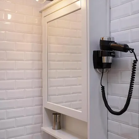 Apartament Modern & Stylish Loft - 2 Min From Station Mediolan