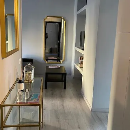 Apartment Stilish Few Steps From The Underground