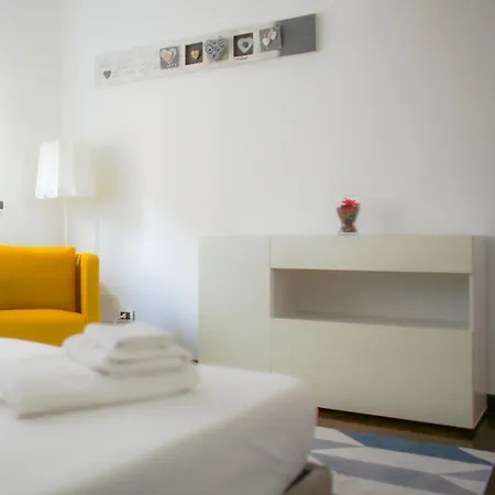 Bnbutler - Bergonzoli - Modern And Bright Near Station Apartment Milan