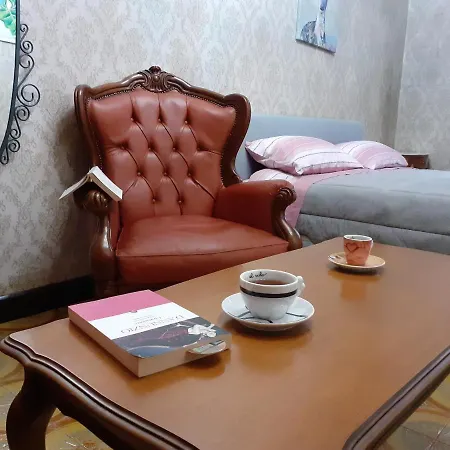 Meneghina House * Milán
