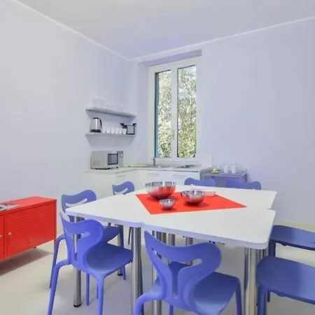 Bacone Liberty Olimpia * ميلان