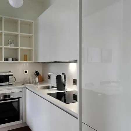 Castillia, Bosco Verticale Apartment Milan