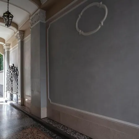 Stile Navy: Atmosfere Marinare In Centro A Milano! Milan