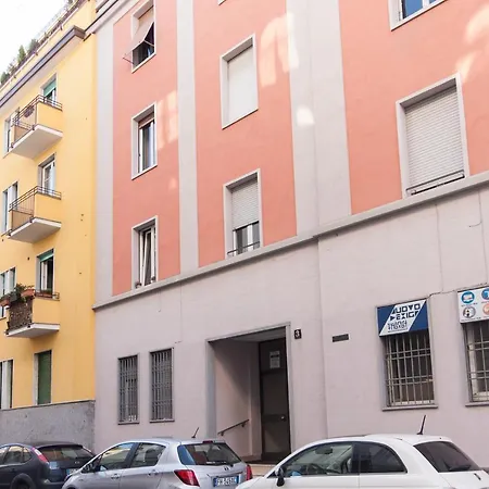 Youhosty - Lomazzo C 3 * Milan