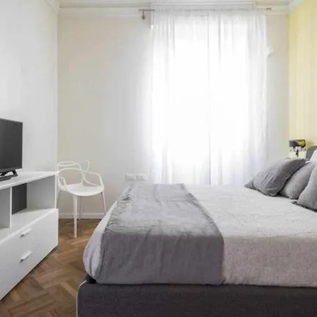 Duomo With Lovely Terrace Апартаменты *