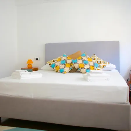 Bnbutler - Bergonzoli - Modern And Bright Near Station Apartment