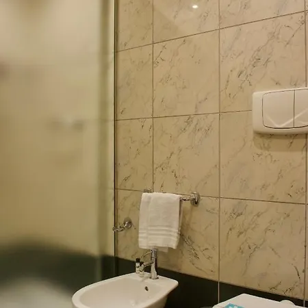 Szálloda Sechi With Parking Milánó